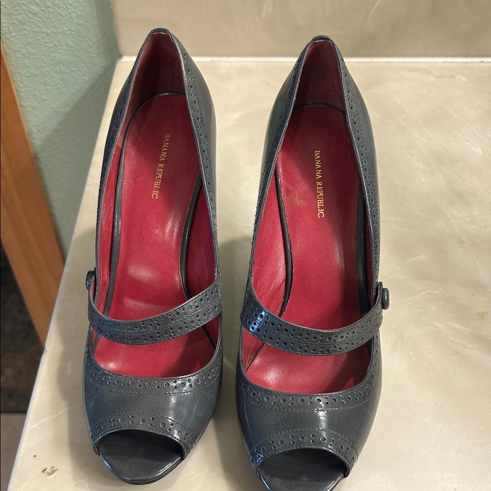 Banana Republic Gray Leather Peep-Toe Mary Jane Heels